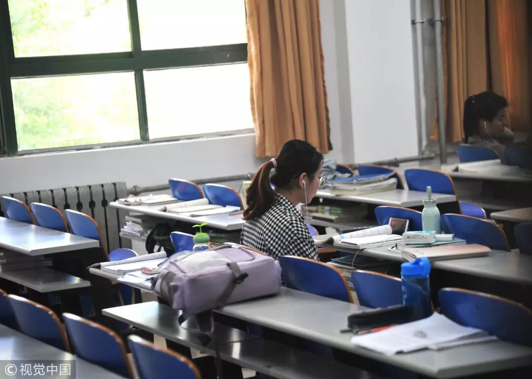 “不瞒你说，我恨透了大学里的好日子”