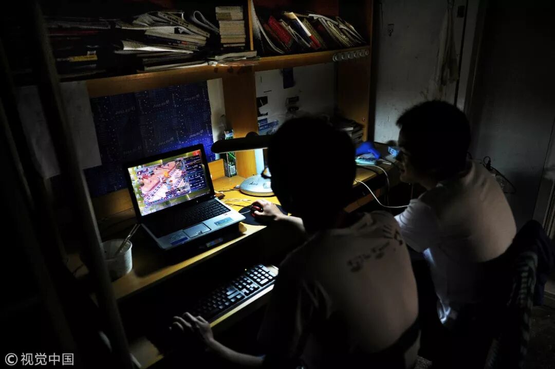 “不瞒你说，我恨透了大学里的好日子”