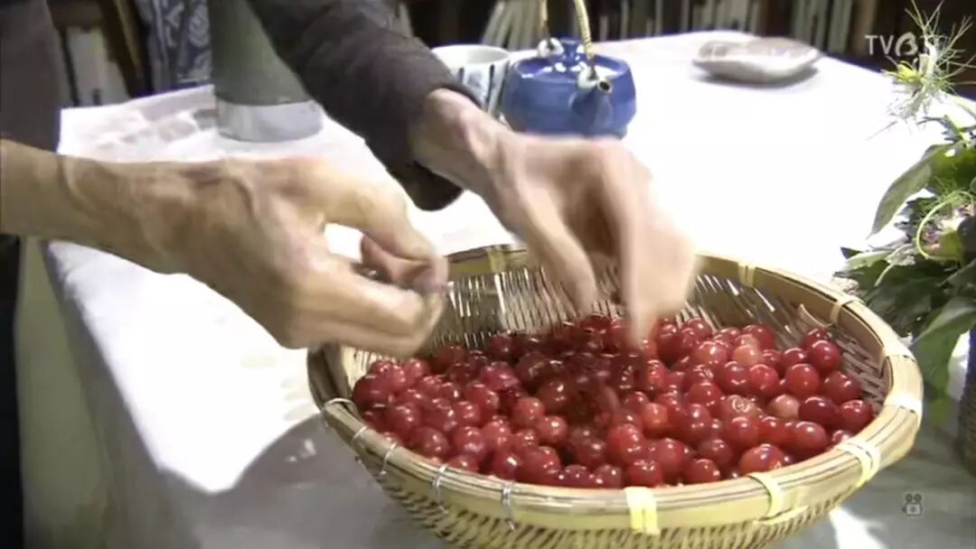 �ֱ�����Ƭ�õ�����������Ů���ѣ�����87�ꡱ