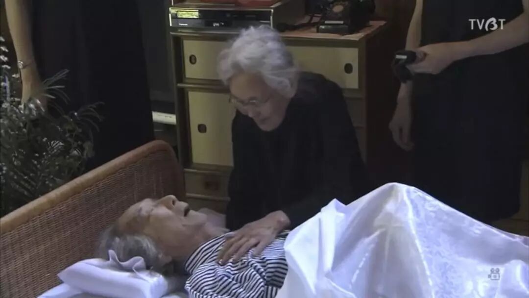 �ֱ�����Ƭ�õ�����������Ů���ѣ�����87�ꡱ