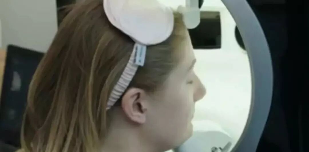 �����й��˵ġ���Ს�����ڰ�ҹ͵��