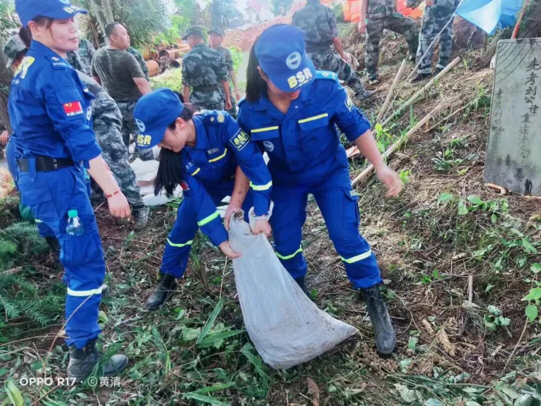 抗洪抢险■致敬！江西抗洪一线上的“花木兰”
