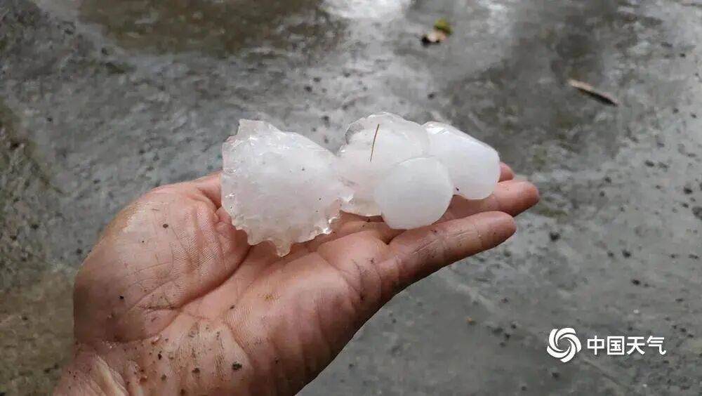 广西下冰雹了下午冷空气到达南宁
