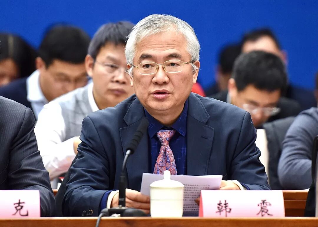 雷锋螺丝钉精神100字_学习雷锋精神内容_雷锋的钉子精神