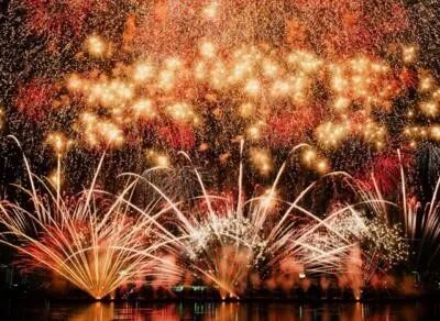 日本花火大会太美了 错过今年八月 就又要等一年 棉花糖爱旅行 微信公众号文章阅读 Wemp