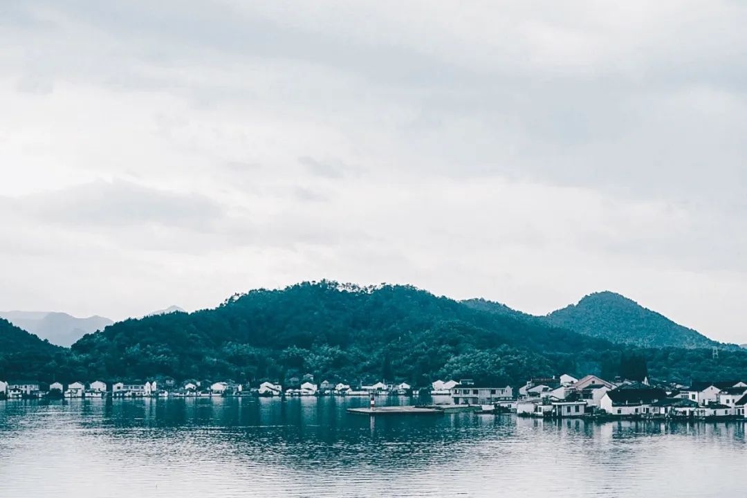 會玩｜城市裡的自然湖泊，周邊都有什麼必去打卡地？ 旅遊 第4張