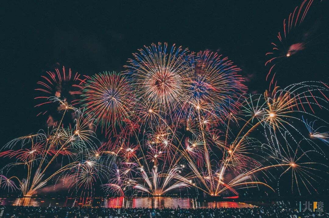 最后一场花火大会燃烧完毕之前 夏天不会结束 Yoho潮流志 微信公众号文章阅读 Wemp