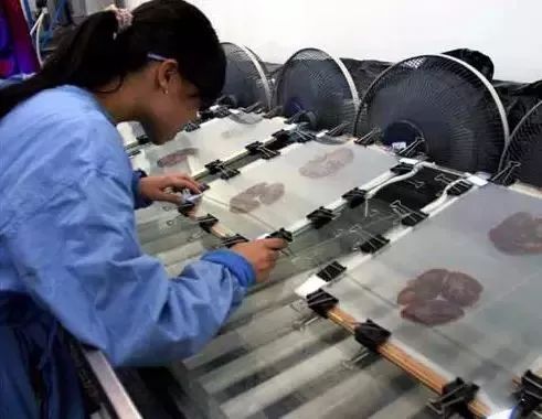 死尸工厂_尸骨工厂电影_尸体工厂