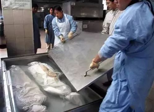 尸体工厂_尸骨工厂电影_死尸工厂