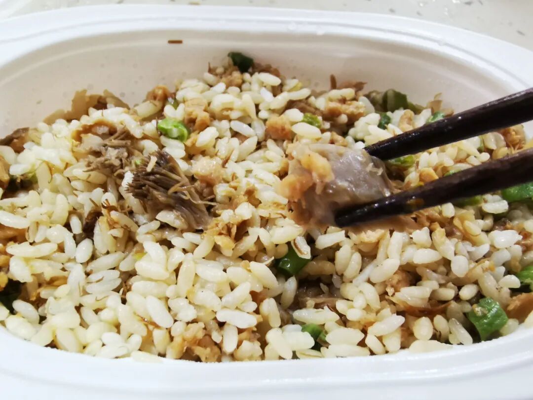 %name 【测评OmniPork新膳肉新产品】荷叶糯米饭、炒米粉，还有什么是植物肉可以做到的？