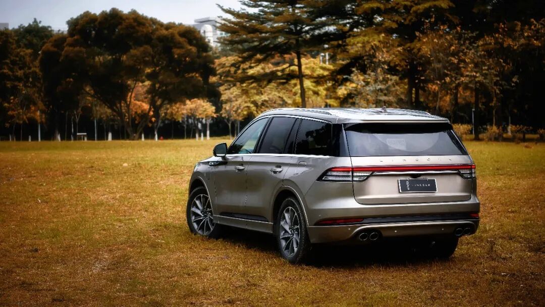 不到6秒破百 3 0t 四驱 这款大空间suv配置高到吓人