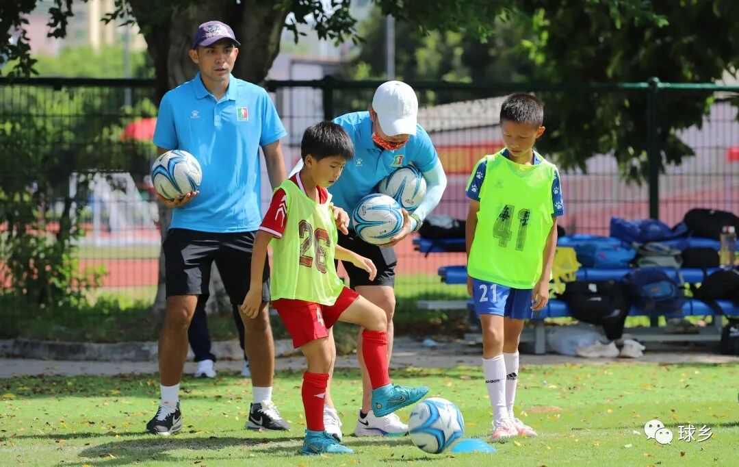 青苗青训丨中国足协梅州青训中心2012年龄段精英训练营开营