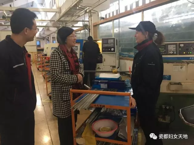 景德镇市妇联调研省巾帼文明岗创建工作