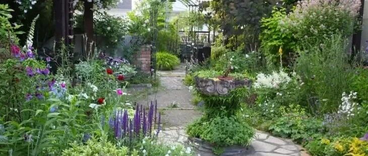 你的院子，怎能少了精致的花园小径