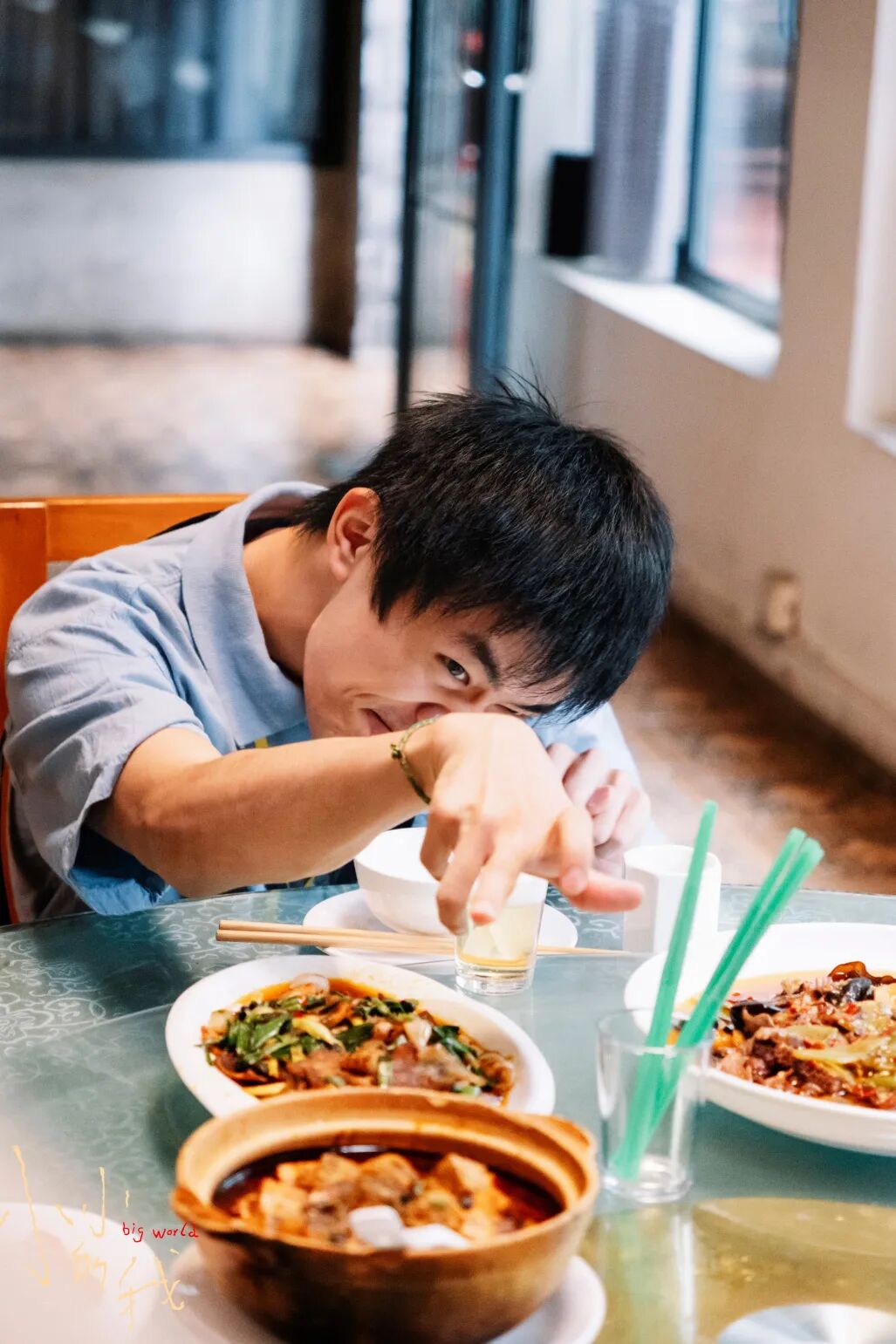 小小的我官抖发文祝贺千玺