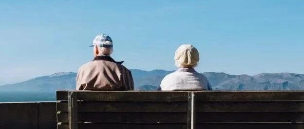 老了以后如何做夫妻，这篇文章感动了上亿人！