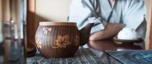 吃饭时有这个习惯的人，多半人品不好，不值得深交