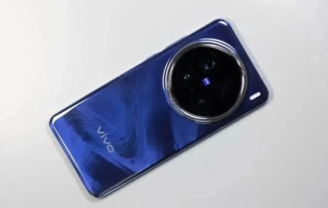 2月性价比“俱佳”的4款旗舰手机