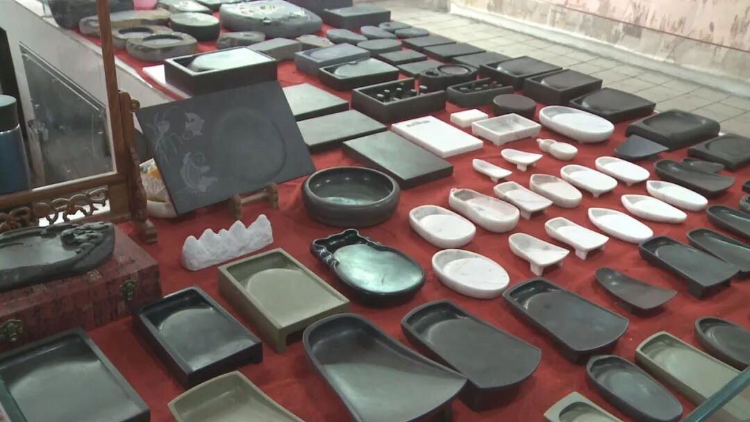 黄红星表示,肇东端砚61文房集市的开业,填补了我区端砚二手交易市场