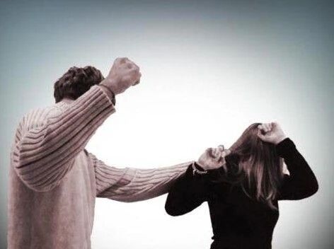 视频疯传！她用手机录下了被家暴的全过程