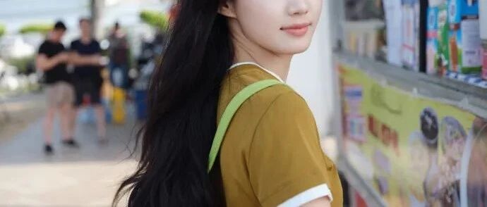 女演员卢昱晓遭陌生男子强行肢体接触,工作室发声