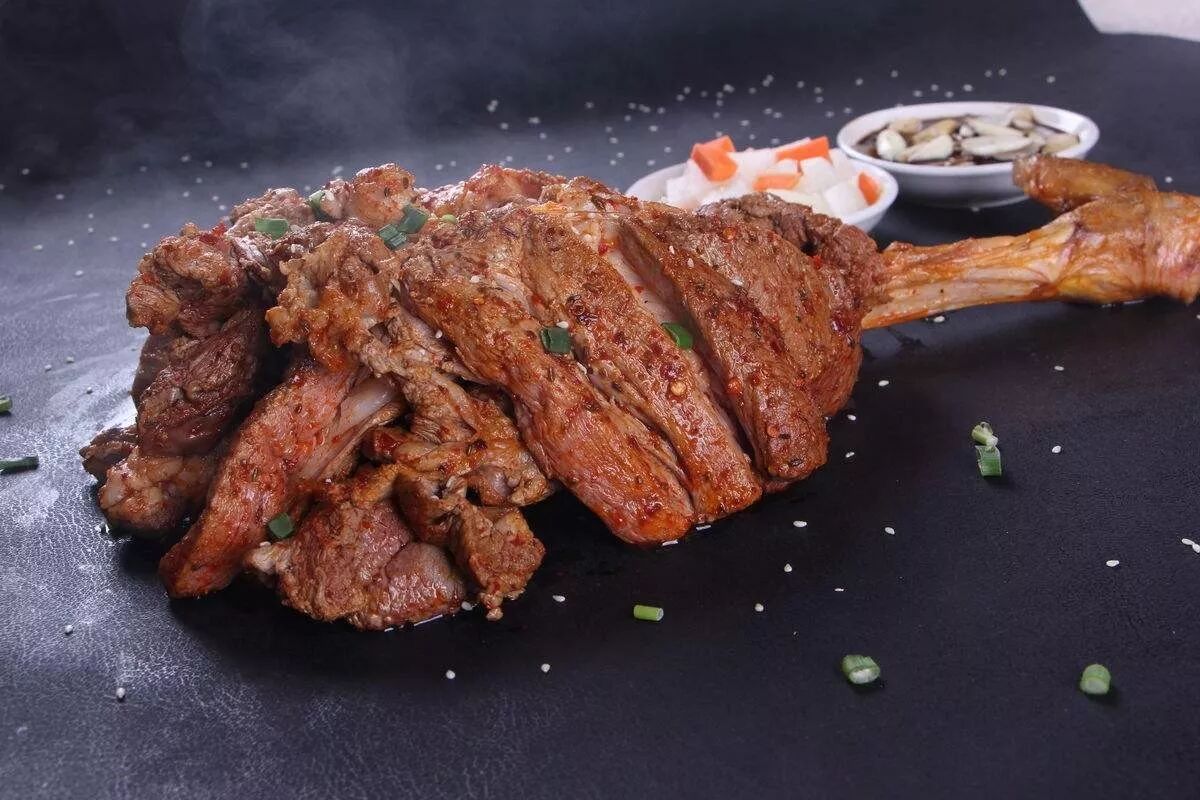 大漠风沙烤羊腿 西域美味 ———— 慕香乐园 烧烤