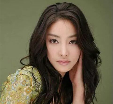 张紫妍已故韩国女演员张紫妍在2009年3月,留下一份列有被逼向30尔名