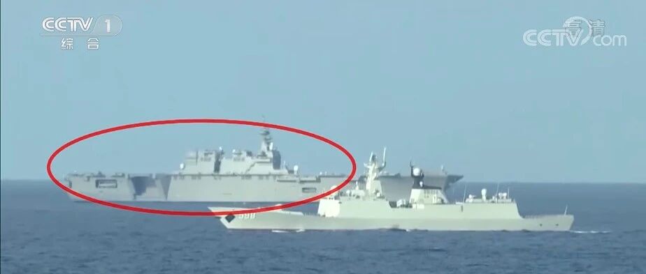 画面披露：中日航母首次同框