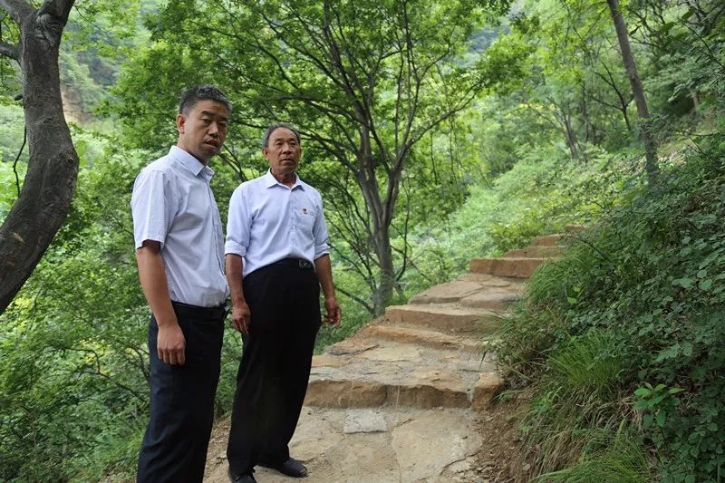 聆听红色家书当代愚公杨小周