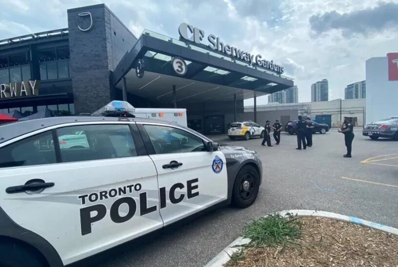 多伦多知名商场突爆枪击！人群逃窜，前一秒还在试衣服（组图） - 2