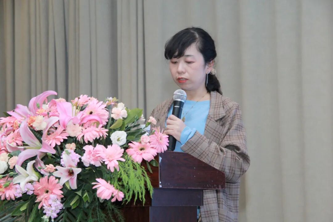 张莹《现代青光眼手术方式的选择》吴尚操《大气泡法深层角膜移植术》