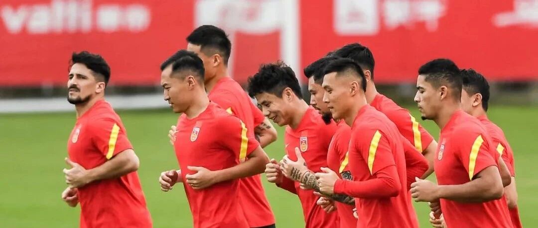 国足备战12强赛| 吴曦和艾克森：做好准备 力拼对手