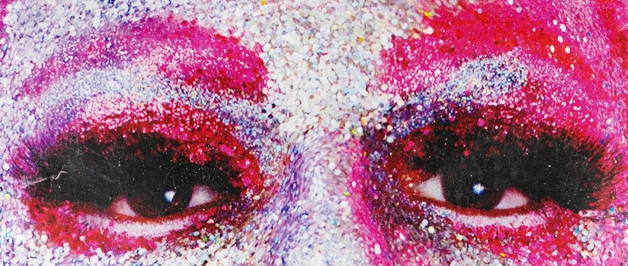 MV 首发 | 粉色闪光中 Medusa 妖后驾到