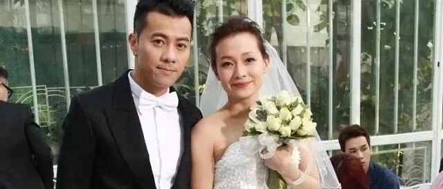 曾与陈奕迅齐名，却遭雪藏、破产，穿小粉裙陪妻子抗癌：他大半生都在披荆斩棘