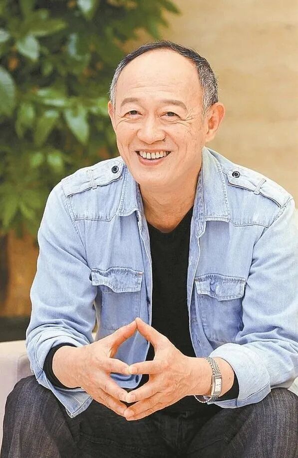 老戏骨金士杰曾陪女友抗癌10年57岁娶女学生60岁生