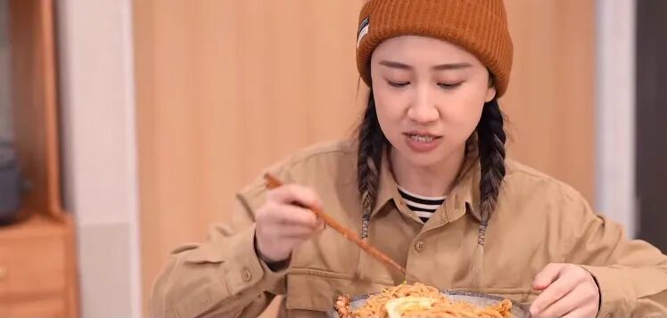 她是初代偶像剧女主结婚隐退生子被圈外老公宠成公主