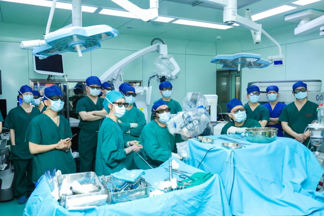 蛇牌学院是什么强强联合，共创辉煌！武汉大学中南医院-蛇牌学院（中国）华中地区神经外科培训中心顺利揭牌！_https://www.jmylbn.com_新闻资讯_第11张