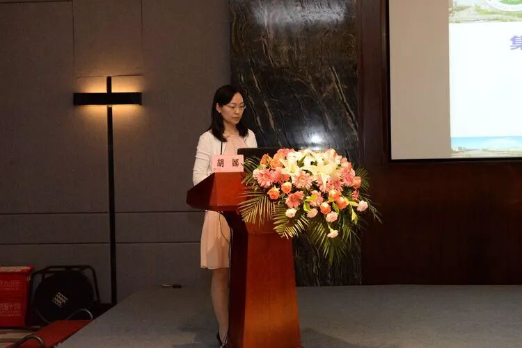 武汉市中心医院神经外科护士长胡玲授课《俯卧位通气技术在神经外科