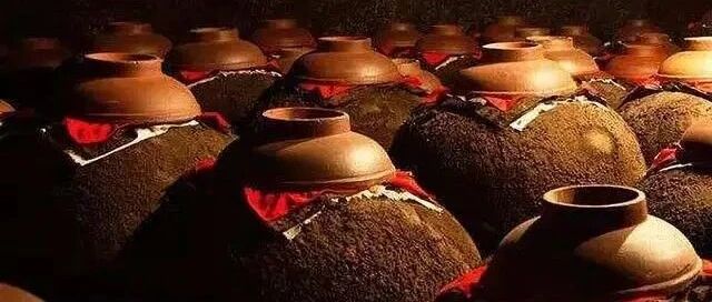 古代的酒到底多少度，为何古人动不动喝好几坛都不会醉呢？