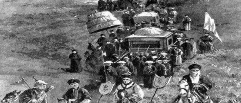 慈禧当年和光绪皇帝西逃的时候，他们大概带了多少人？一路上都吃什么，住在哪里？