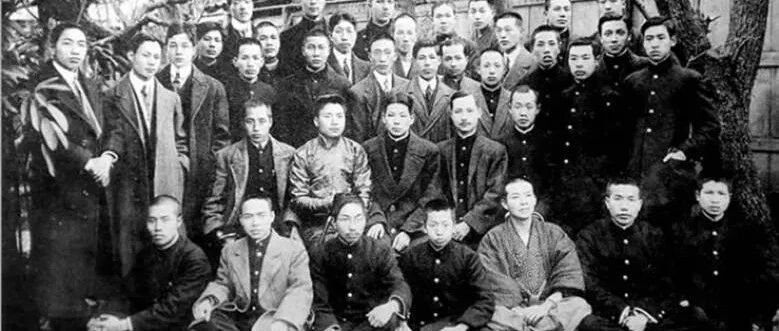 为什么甲午战争之后，日本会允许那么多中国留学生进入日本的军校学习？