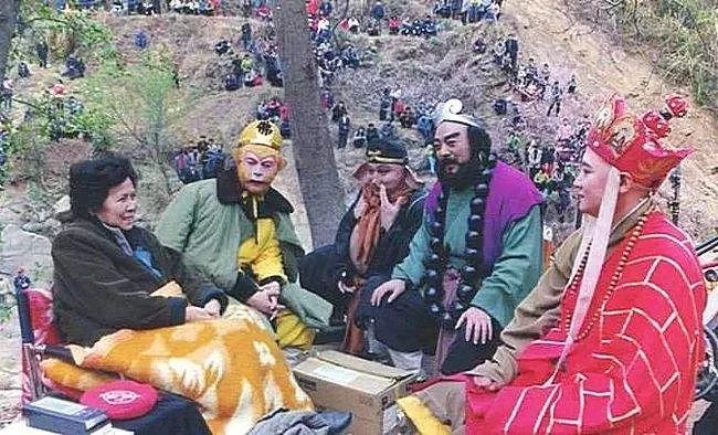 我爸说八十年代他每月工资32块，可以养活一家四口人，可信吗？