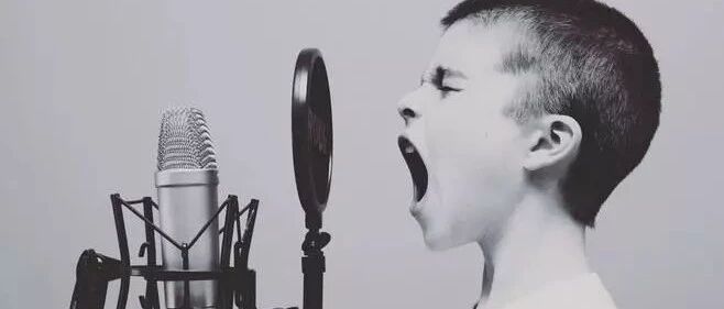 一上台就怂？五步实用秘笈，克服演讲恐惧症！