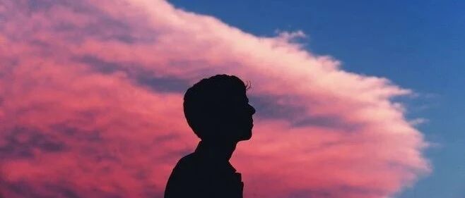 如何通过重塑我们的思维模式，让自己成为更好的人？