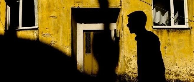 37岁高管放弃百万年薪只想摸鱼：废掉一个人，就让他忙到没有生活