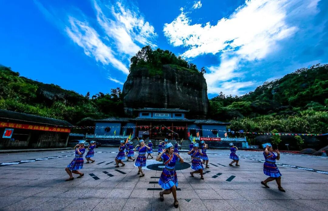 岑溪市天龙顶山地公园