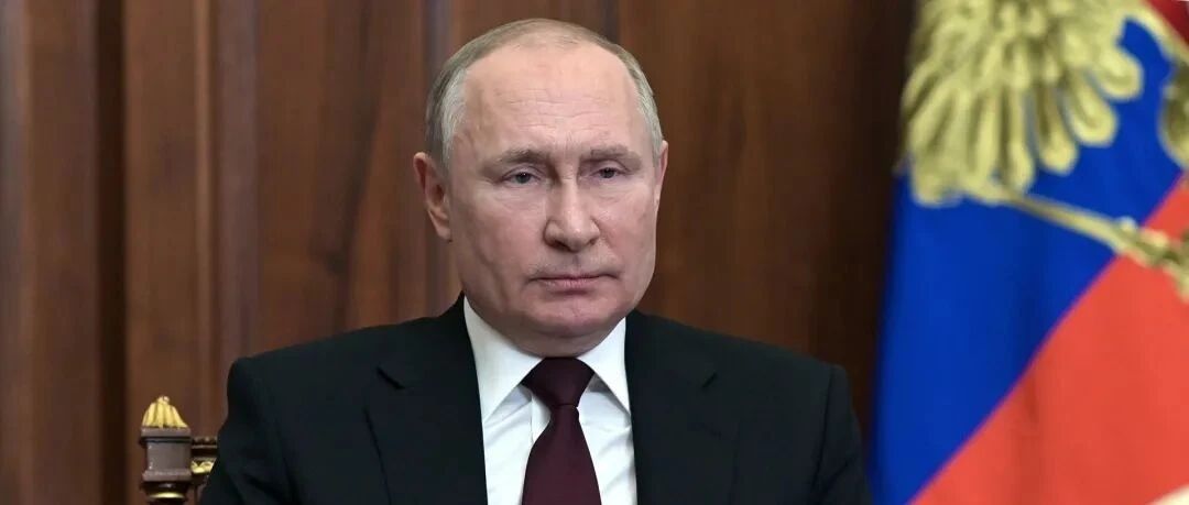 普京命令俄军保卫乌东两“共和国”和平，网传首批俄军已进入