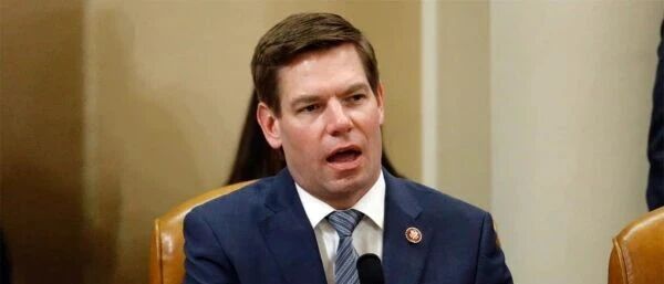 “中国女间谍方芳”又冲上美国热搜…