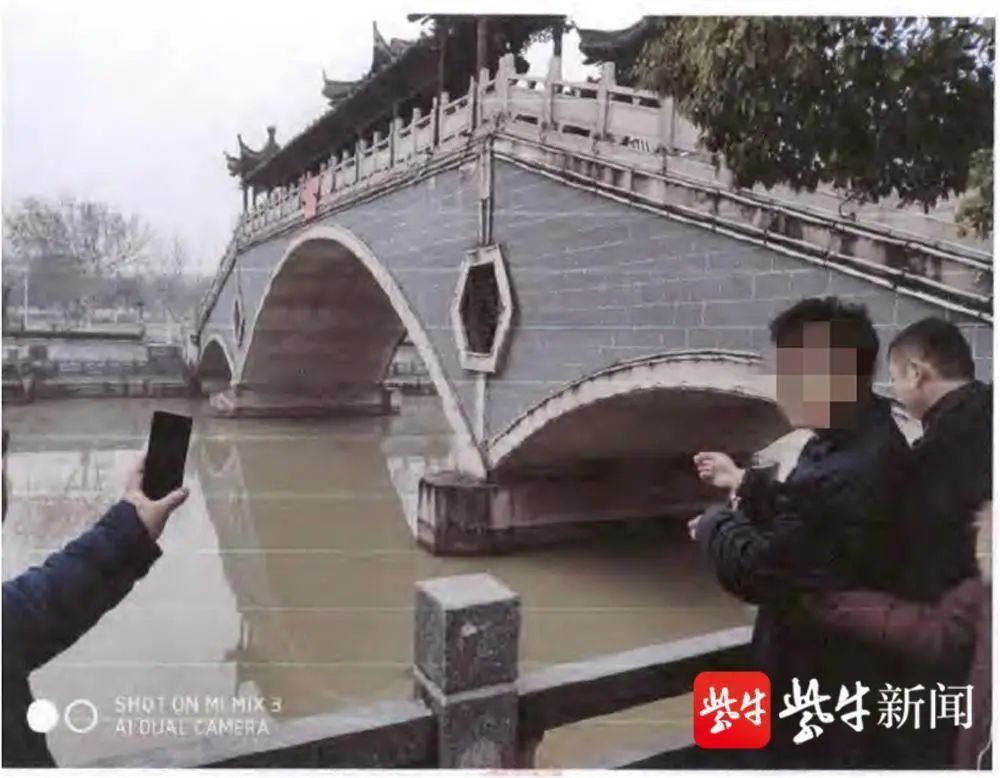 男子假装跳河自杀,女友施救时反被拖至深水区溺亡-微信头条网 男子假装跳河自杀,女友施救时反被拖至深水区溺亡