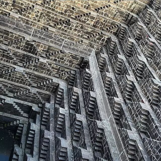 这些建筑砖石的排列.